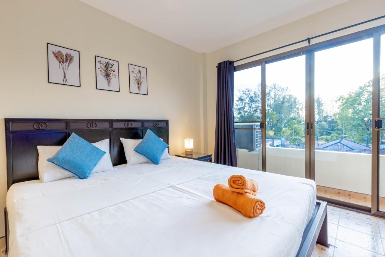 Club22 Kamala Suites, Pantai Kamala Luaran gambar