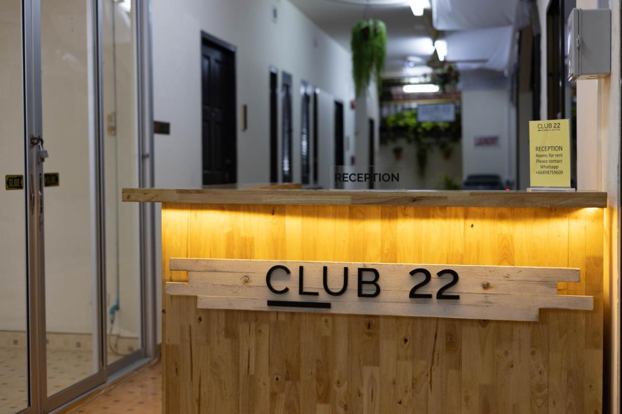Club22 Kamala Suites, Pantai Kamala Luaran gambar