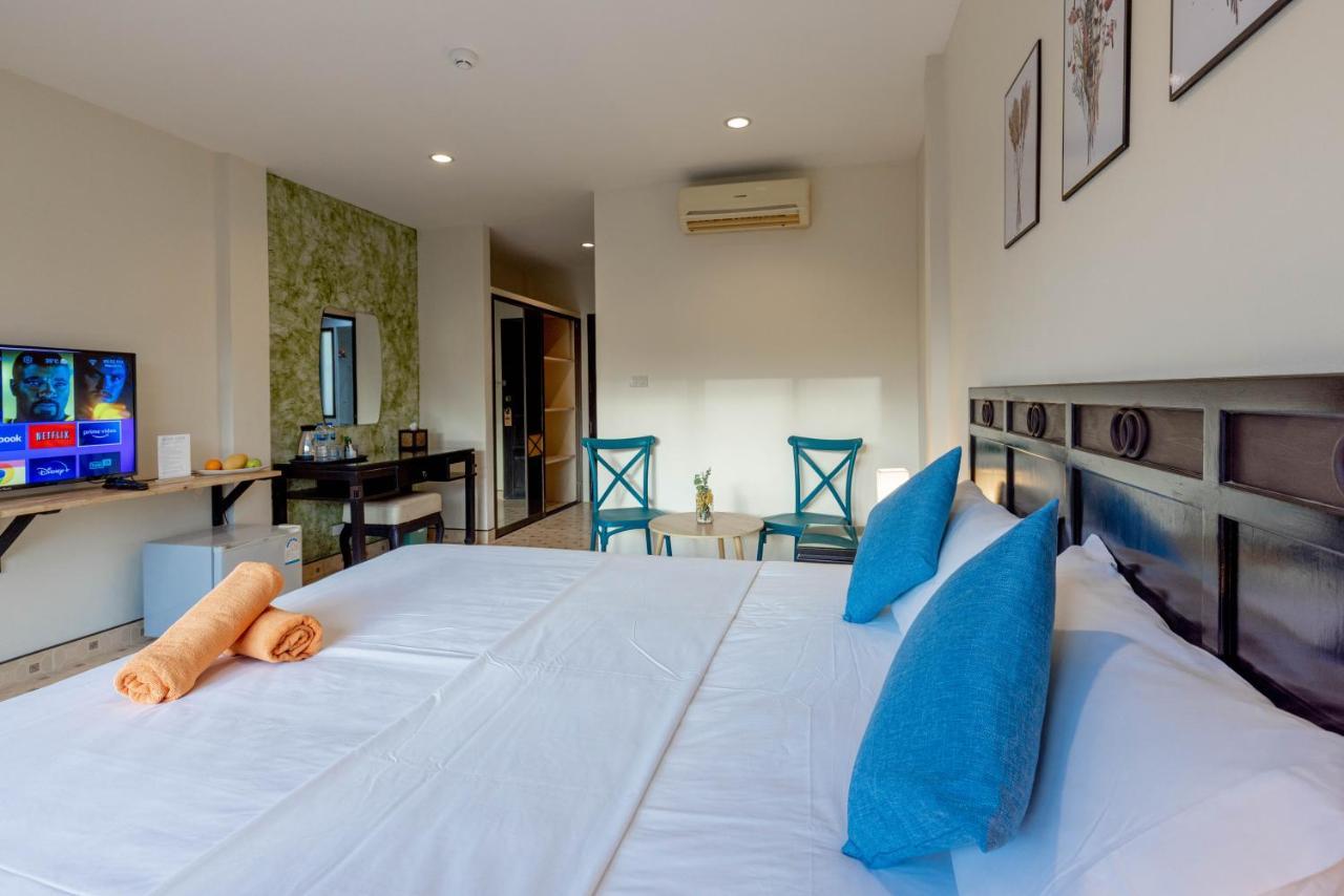 Club22 Kamala Suites, Pantai Kamala Luaran gambar